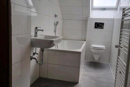 renovierte 3,5 Zimmer DG-Wohnung zur Miete in Kirchlinde (44379) 3 zimmer