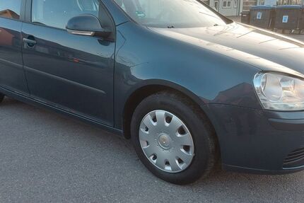 VW Golf 204.000 km 1.650 &euro; Holzwickede 59439