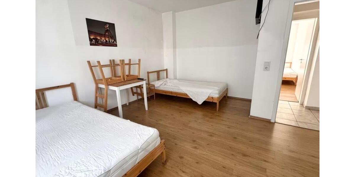 Sanierte möblierte 4,5 Zimmerwohnung 2 Bäder Einbauküche 4 zimmer