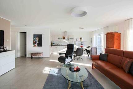 Komfort, jung & modern im Ortskern: 3-Zi.-Wohnung mit Tiefgaragenstellplatz 3 zimmer