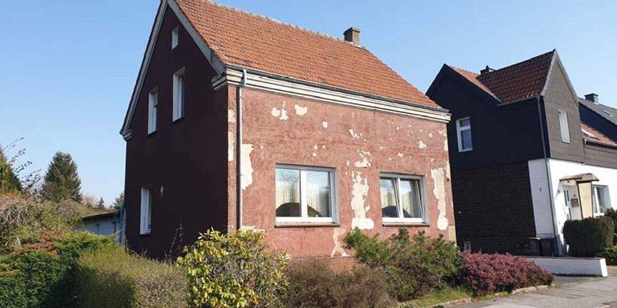 *** Freistehendes altes Haus auf großem Grundstück, mit Garage *** 6 zimmer