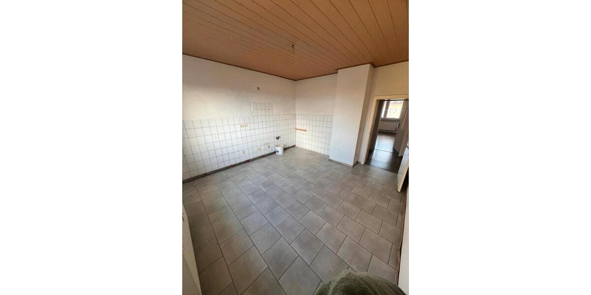 Sehr helle Zentrale Wohnung zu vermieten zimmer