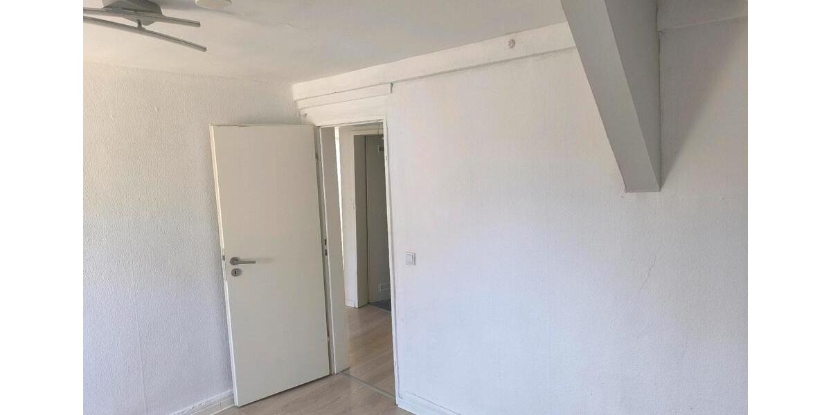 renovierte Dachgeschosswohnung, 45 qm, ab 01.01.2026 2 zimmer