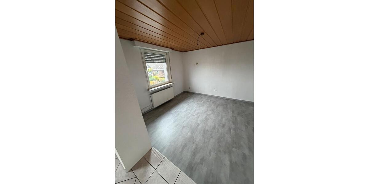 Einfamilienhaus Bergkamen - 4 Zimmer, 140 m&sup2;, 1.400&euro; | Angebot:24459101