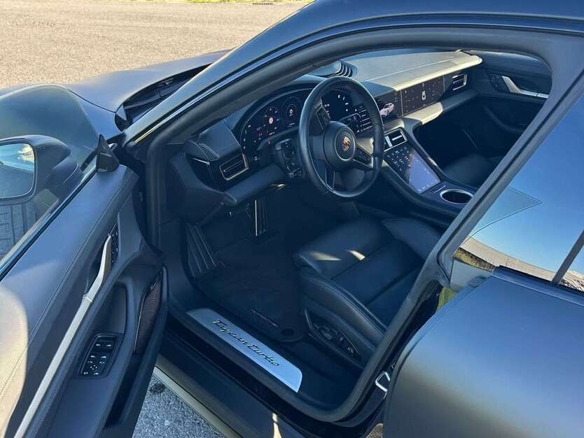 Porsche Taycan 13.800 km 105.500 € Olfen 59399