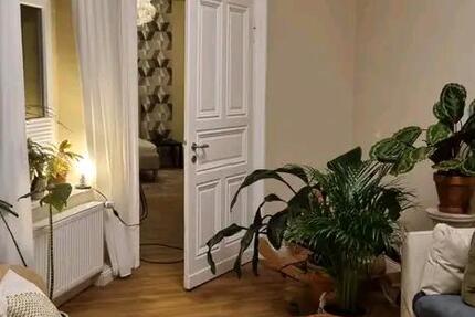 TOP-sanierte Altbauwohnung mit geh. Innenausstattung 3 zimmer