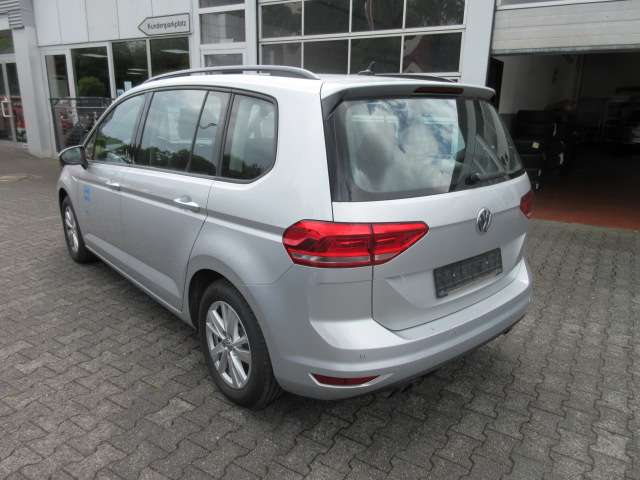 VW Touran Comfortline 2.0 TDI NAVI ALU APS SITZHEIZUN 212.780 km 12.988 € Bergkamen 59192