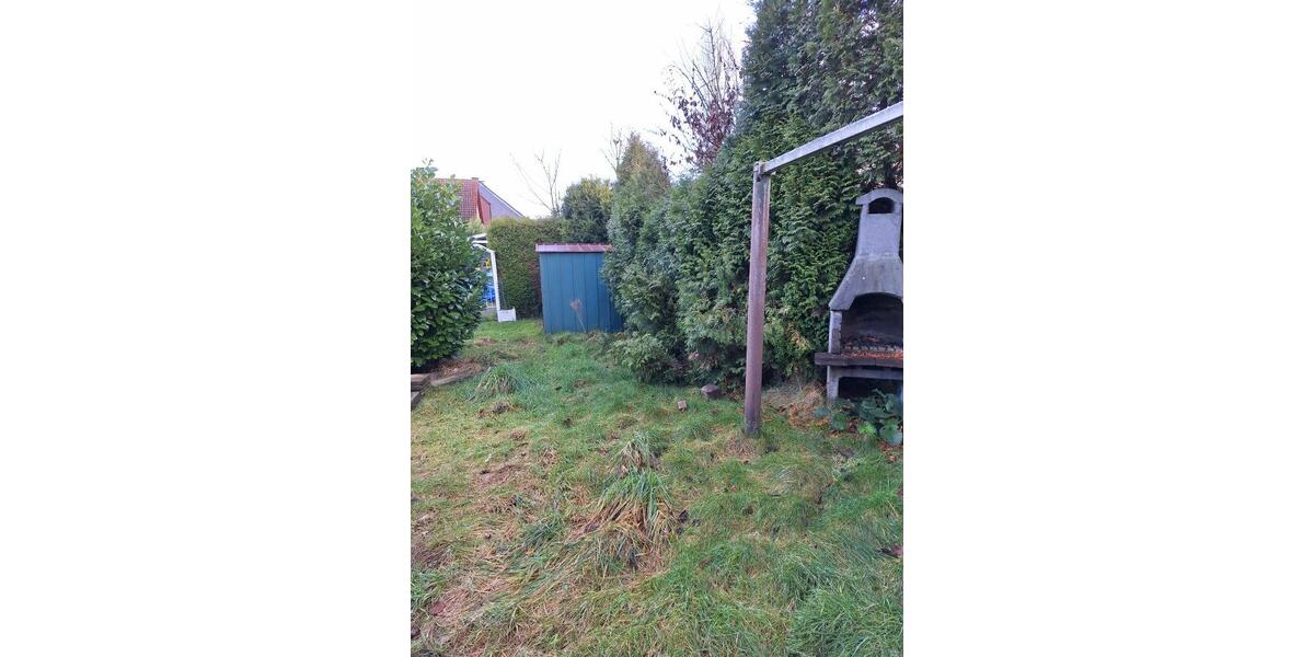 Provisionsfrei* Mit Gartenteil + Stellplatz! Gemütl. DG-Wo, sofort bezugsfrei! 2.5 zimmer