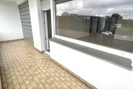 Große 3 Zimmerwohnung mit Balkon 3 zimmer