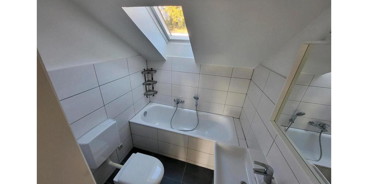 Dachgeschoßwohnung Hagen Hohenlimburg - 1 Zimmer, 40 m&sup2;, 400&euro; | Angebot:24704206