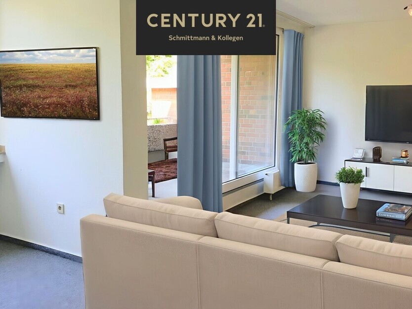 Uninähe! Helle Etagenwohnung mit großzügigem Balkon