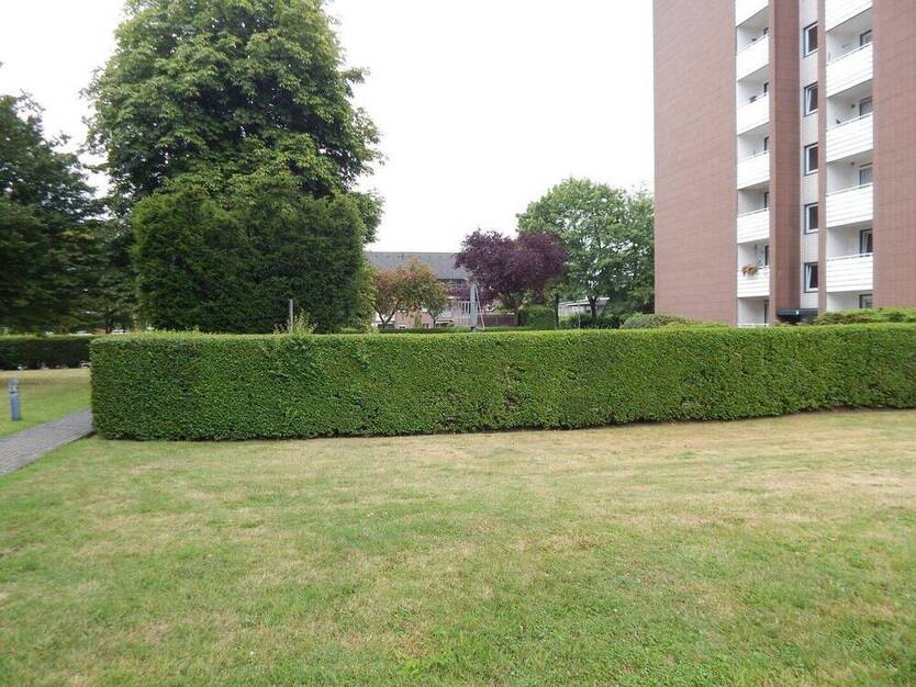 Moderne drei Zimmer Wohnung mit Loggia, Stellplatz und Tiefgaragenstellplatz in Duisburg-Rumeln-Kaldenhausen