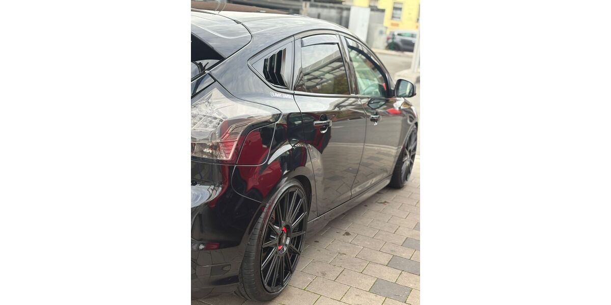 Ford Focus 99.000 km 8.499 &euro; Dortmund 44328