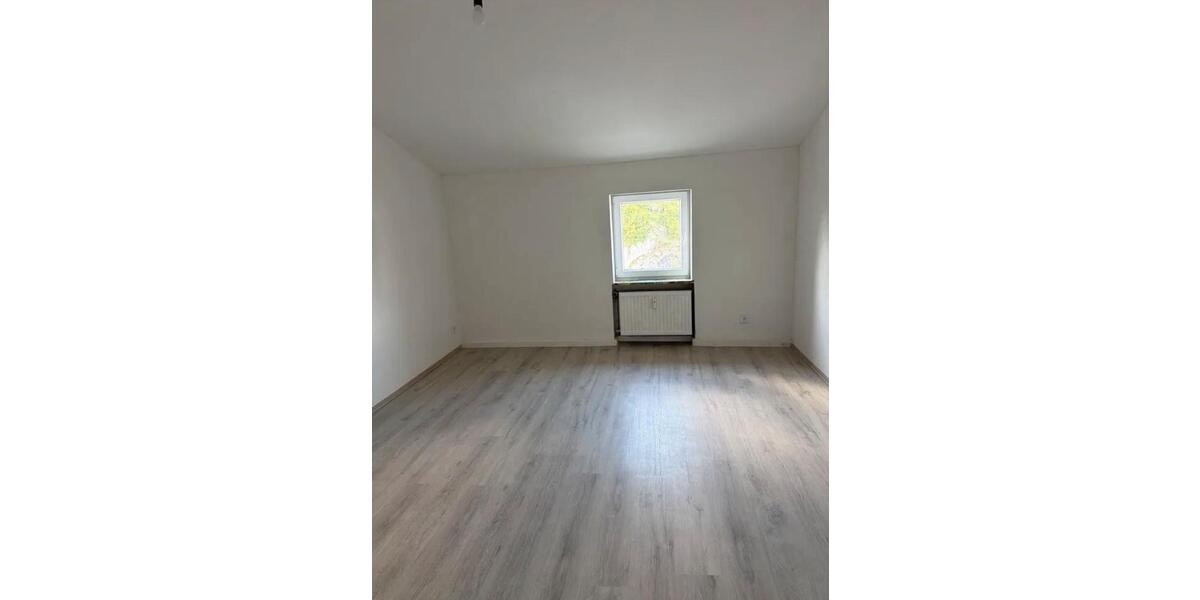 Dachgeschoßwohnung Iserlohn Grüne - 4 Zimmer, 67 m&sup2;, 700&euro; | Angebot:26265954