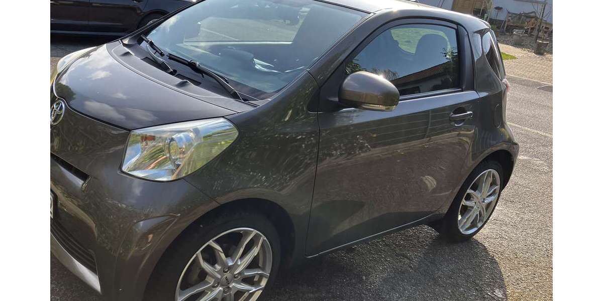 Toyota iQ 57.000 km 7.550 &euro; Kamen 59174
