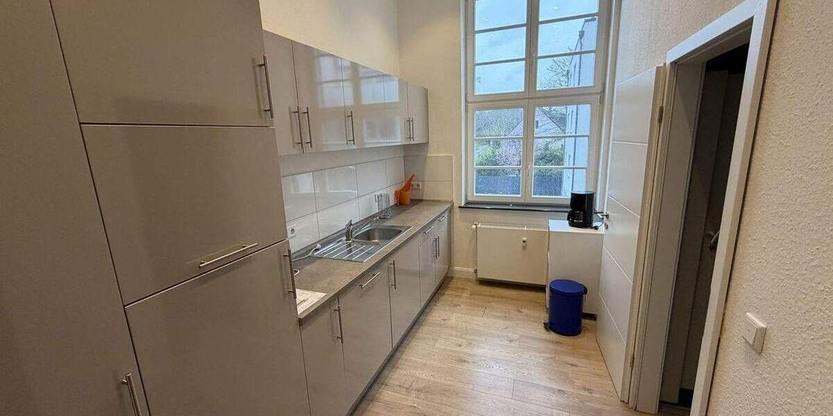 Gewerbeobjekt Hagen Hochschulviertel - 8 Zimmer, 371 m&sup2;, 3.700&euro; | Angebot:25799404