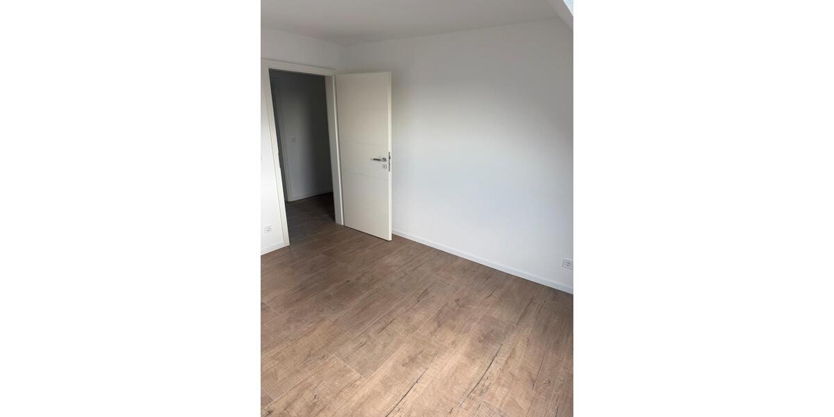 Dachgeschoßwohnung Hagen Hohenlimburg - 5 Zimmer, 950&euro; | Angebot:23297106