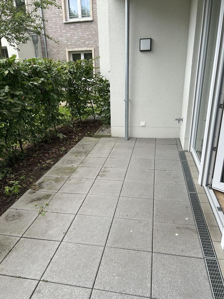 Bei VIVAWEST die Sonnenstrahlen auf der eigenen Terrasse genießen. zimmer