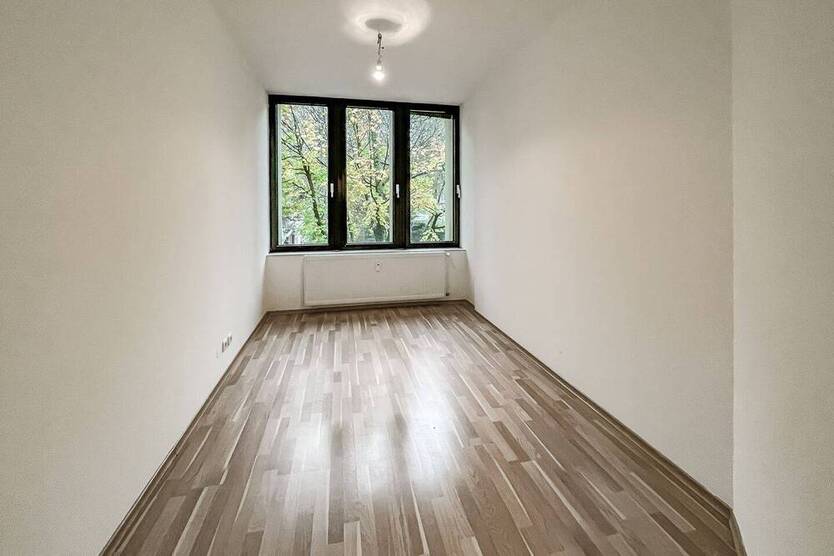Exklusiv Wohnen in der City: 4,5 Zimmer mit Balkon - Aufzug - Tiefgarage