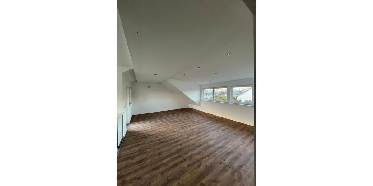 Dachgeschoßwohnung Dortmund Brackel - 3.5 Zimmer, 85 m&sup2;, 1.200&euro; | Angebot:26113446