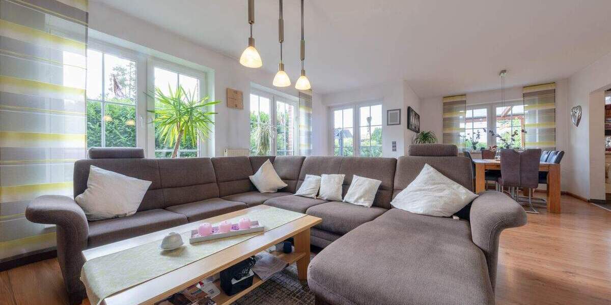 Charmante Doppelhaushälfte mit Dachstudio & Garten in begehrter und ruhiger Wohnlage von Selm 4 zimmer