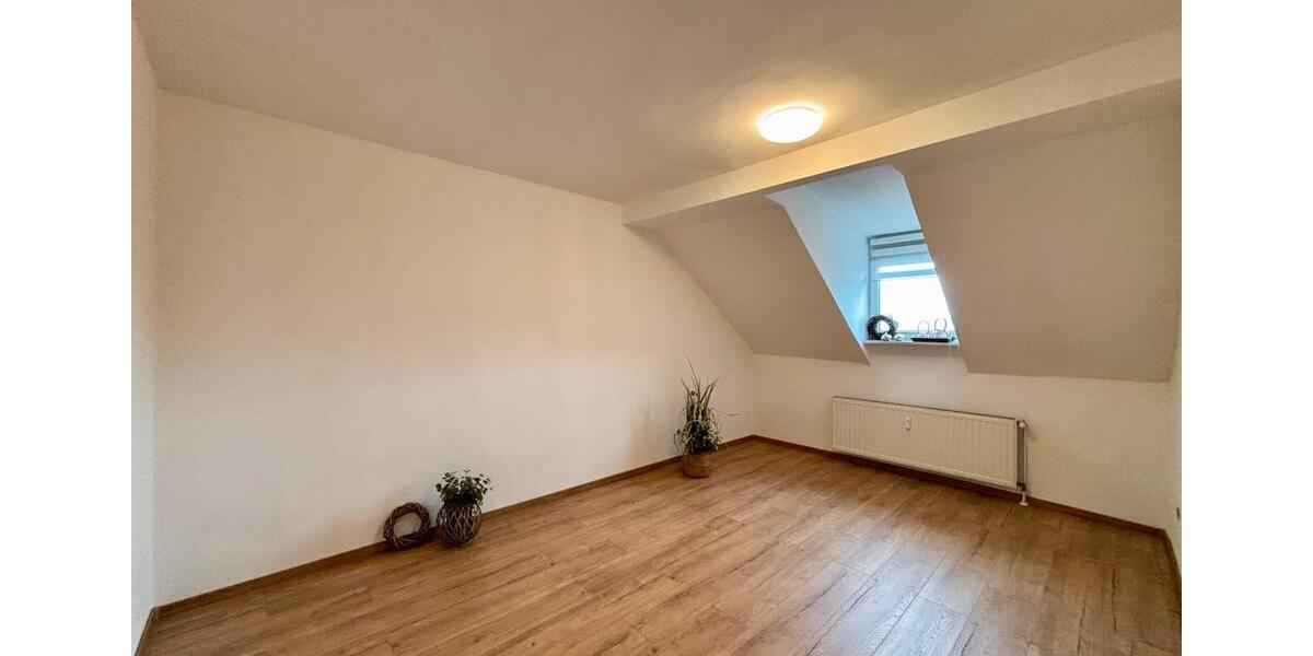 Dachgeschoßwohnung Hagen Hagen-Nord - 3.5 Zimmer, 95 m&sup2;, 139.000&euro; | Angebot:26122125