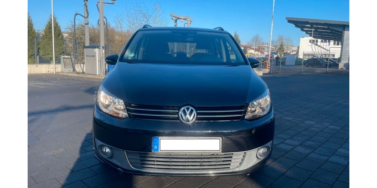 VW Touran 145.600 km 8.200 &euro; Bochum 44809