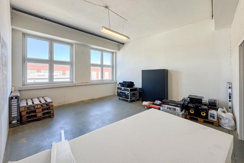 ÜBERWACHTE LAGERFLÄCHE MIT BÜRO UND EINBAUKÜCHE IM WITTENER TECHNOLOGIEPARK – INTECHLO BUILDING B14 zimmer