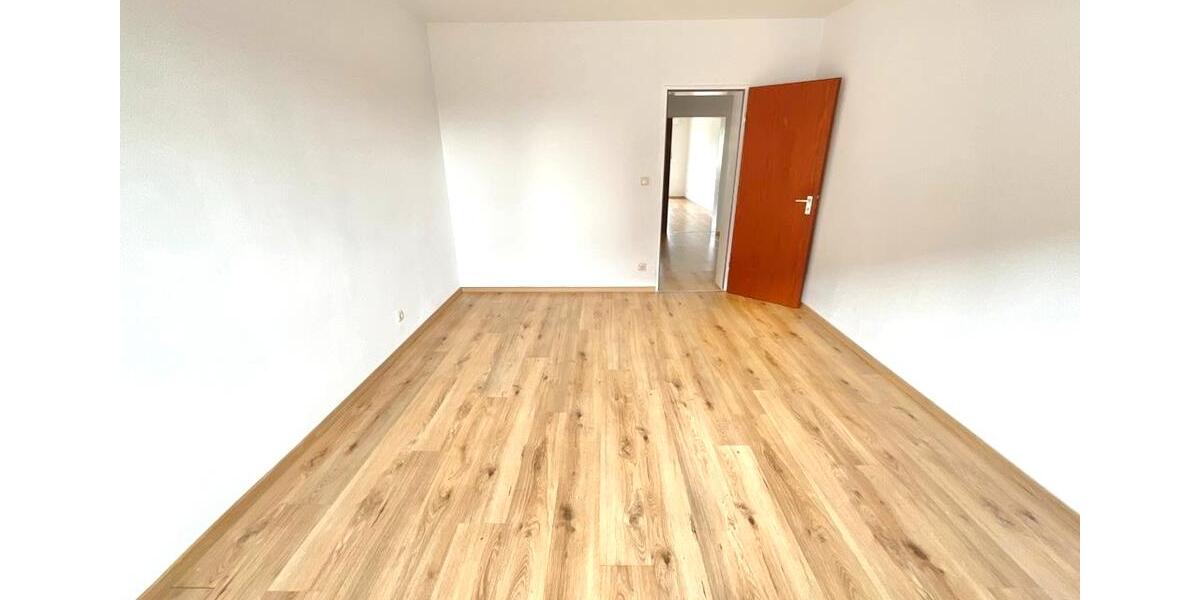 Große 3 Zimmerwohnung mit Balkon 3 zimmer