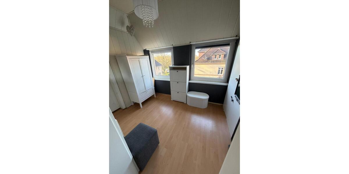 Dachgeschoßwohnung Oer-Erkenschwick Erkenschwick - 3.5 Zimmer, 75 m&sup2;, 490&euro; | Angebot:24786758