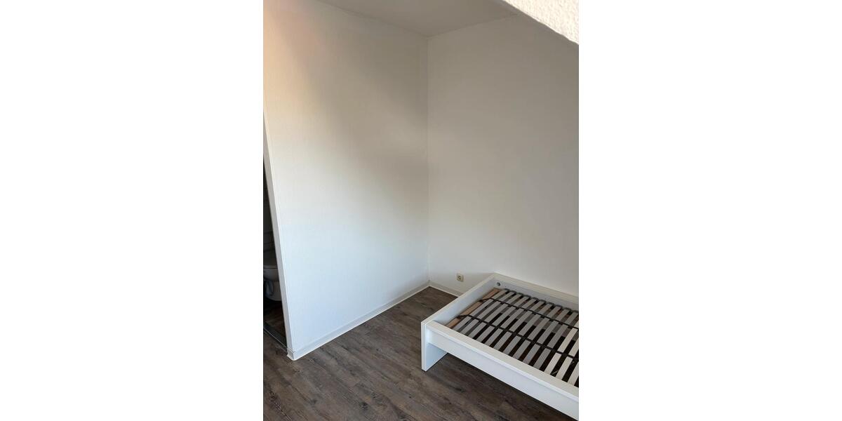 Dachgeschoßwohnung Dortmund Hombruch - 1 Zimmer, 18 m&sup2;, 450&euro; | Angebot:26358763