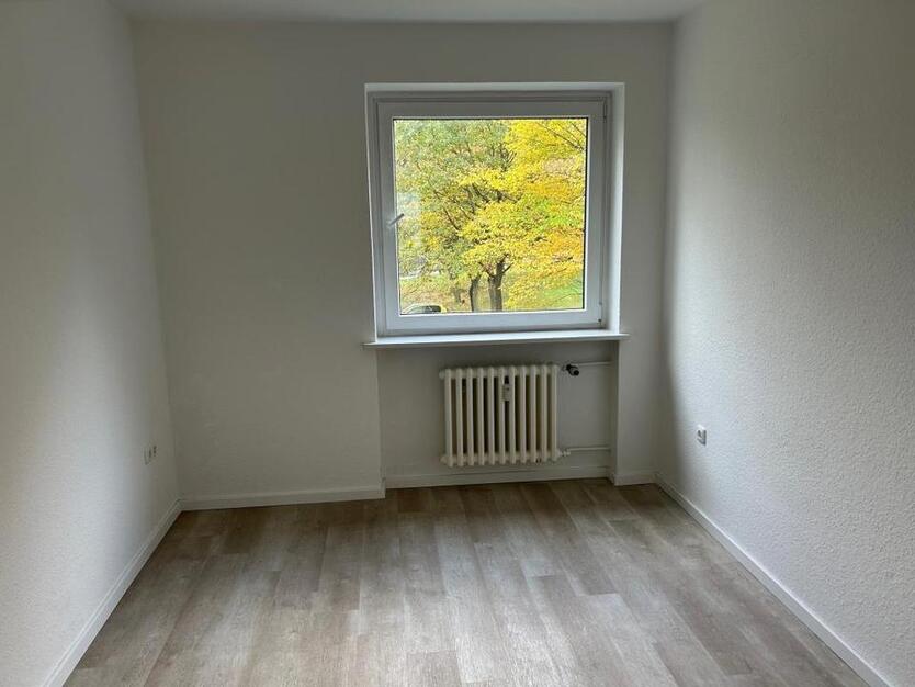 Einziehen und wohlfühlen ... 3 Zimmer, Balkon im 1. Obergeschoss zimmer