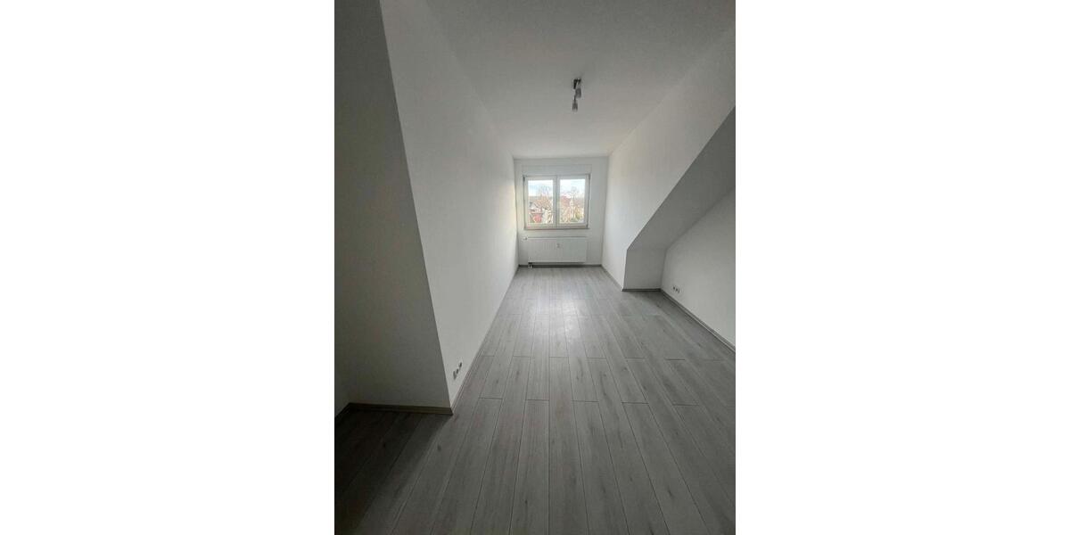 Dachgeschoßwohnung Bochum Eppendorf - 3 Zimmer, 85 m&sup2;, 1.275&euro; | Angebot:25355986