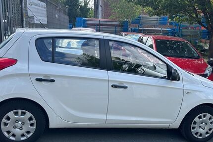 Hyundai i20 137.000 km 4.490 € Essen 45326