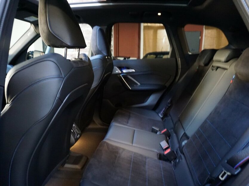 iX1 xDrive30e M Sport Pano HuD 360° H&K 19`