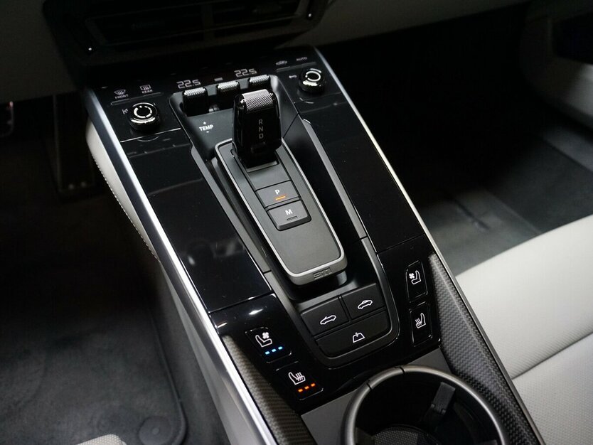 Porsche 911 992 Turbo S Lift Burm Carbon Approved 39.890 km 219.900 € Wuppertal 42327