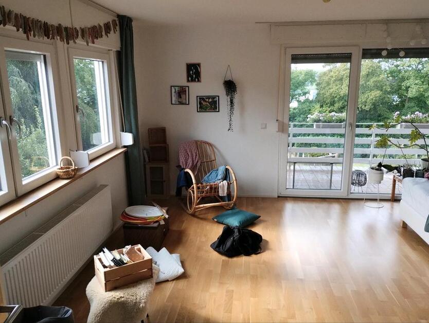 Teilsaniertes Einfamilienhaus auf großem Grundstück