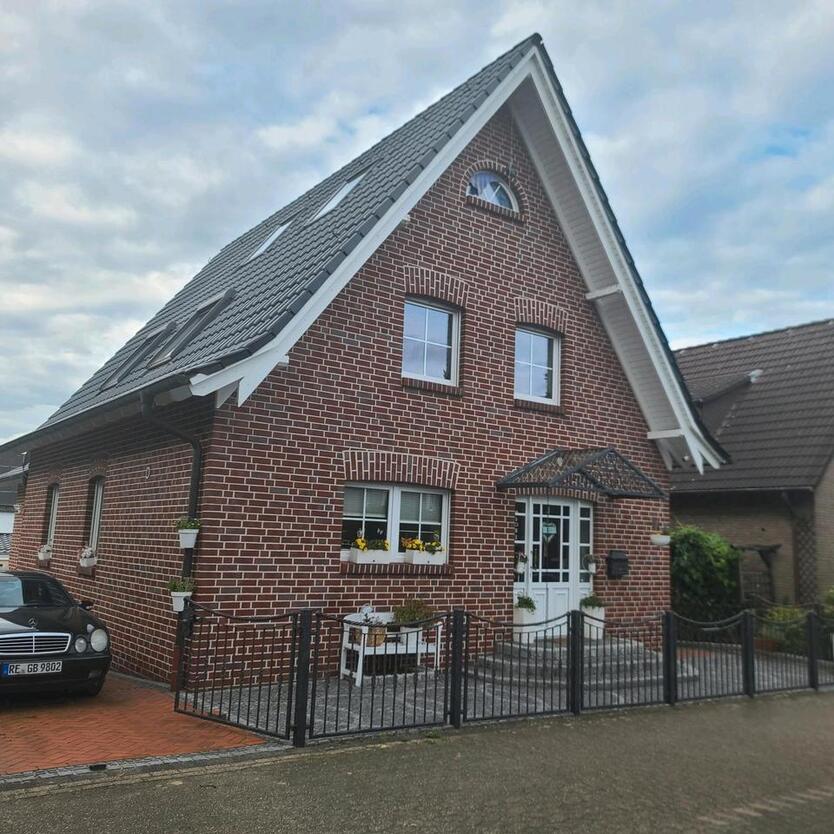Haus mit AnliegerWohnung