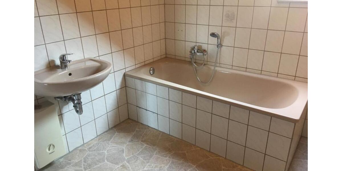Dachgeschoßwohnung Iserlohn Sümmern - 2.5 Zimmer, 57 m&sup2;, 390&euro; | Angebot:24562578