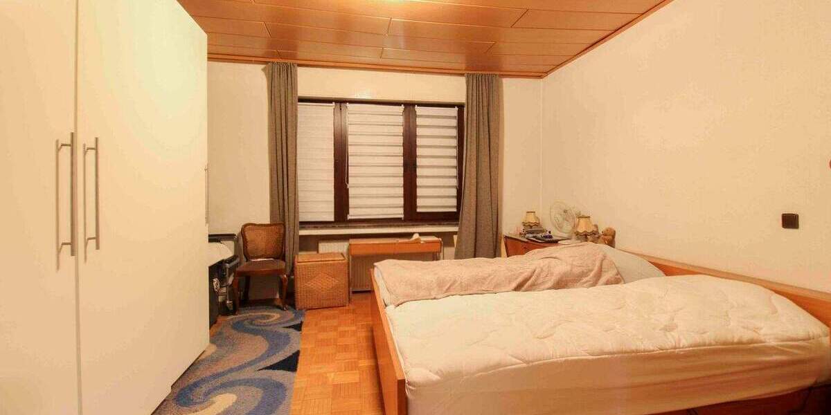 Mehrfamilienhaus, Wohnhaus Bochum Laer - 6 Zimmer, 211 m&sup2;, 349.000&euro; | Angebot:24545125