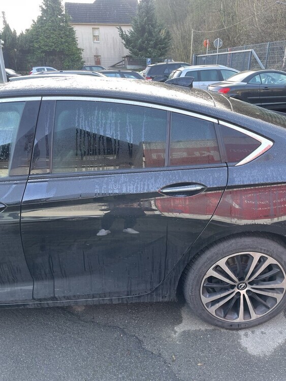 Opel Insignia 144.289 km 12.350 € Hagen 58095