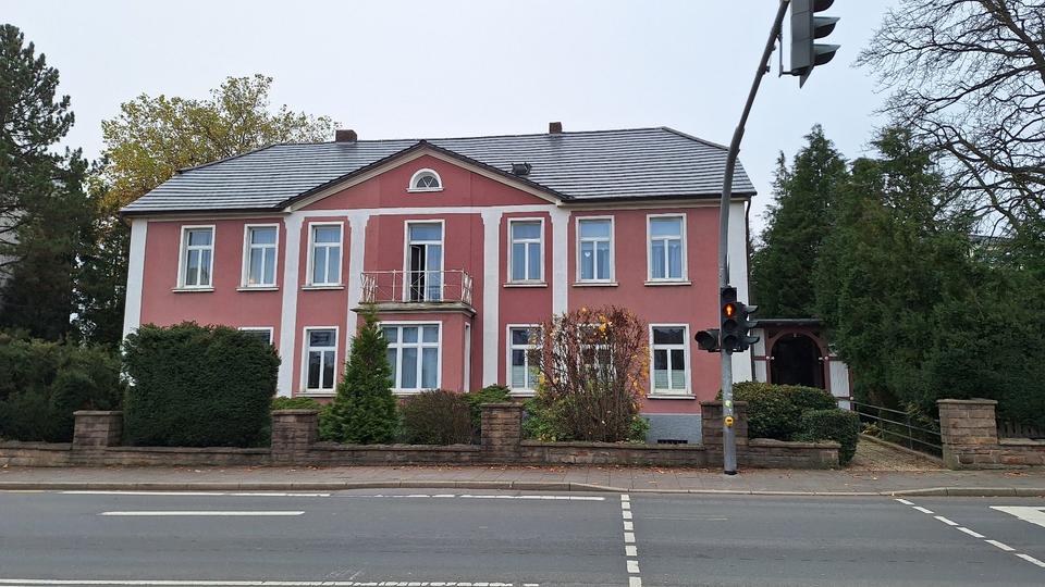 Praxis- oder Büroräume in zentraler Lage zimmer