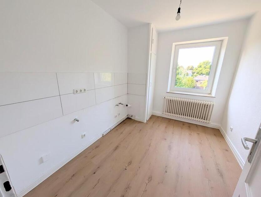 **Renovierte Wohnung mit modernem Tageslichtbad und eigenem Garten gewünscht? Dann zugreifen!** zimmer