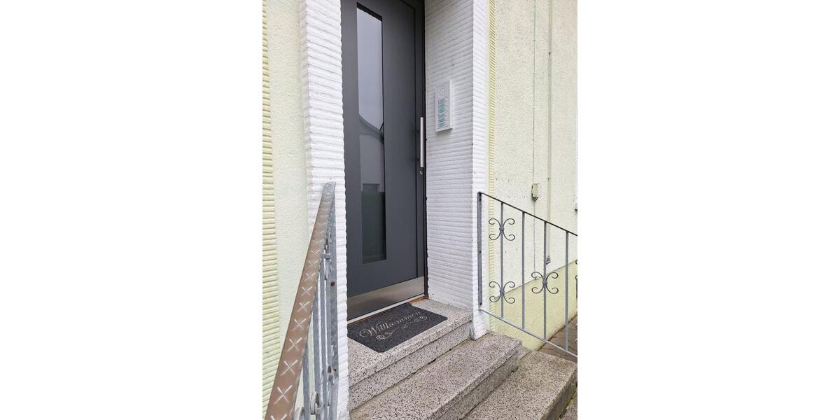 Provisionsfrei* Mit Gartenteil + Stellplatz! Gemütl. DG-Wo, sofort bezugsfrei! 2.5 zimmer