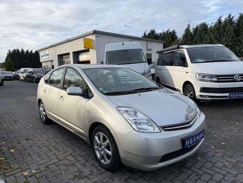 Toyota Prius 122.830 km 5.900 € Werl 59457