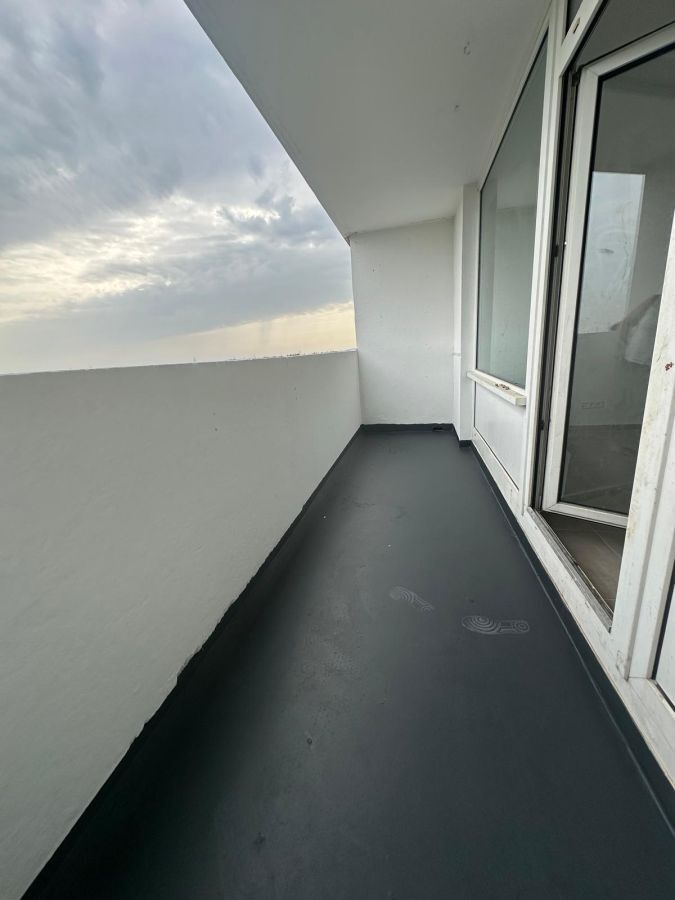 schöne helle sanierte Wohnungen mit Balkon ab sofort! 2.5 zimmer