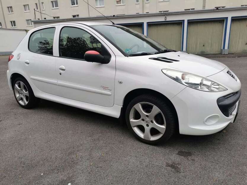 Peugeot 206 189.230 km 2.250 € Essen 45143