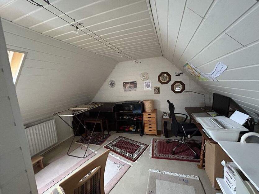 RUHE, NATUR UND WEITBLICK FAMILIENHAUS MIT GARAGE, TERRASSEN UND WEITERE LAND- UND GRÜNFLÄCHE 5 zimmer