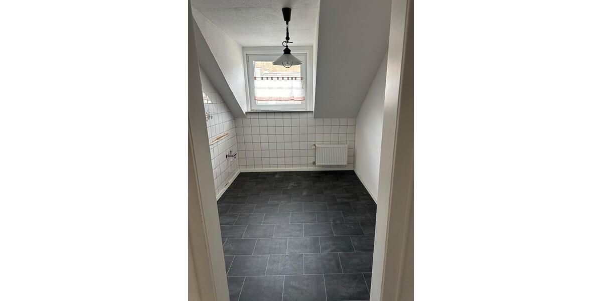 Dachgeschoßwohnung Ennepetal - 3 Zimmer, 75 m&sup2;, 800&euro; | Angebot:24791759
