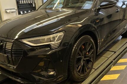 Audi e-tron 32.386 km 35.804 &euro; Hagen 58091